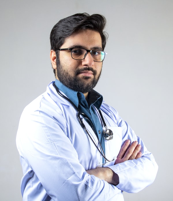 Dr. Aakash – Specialist Physician